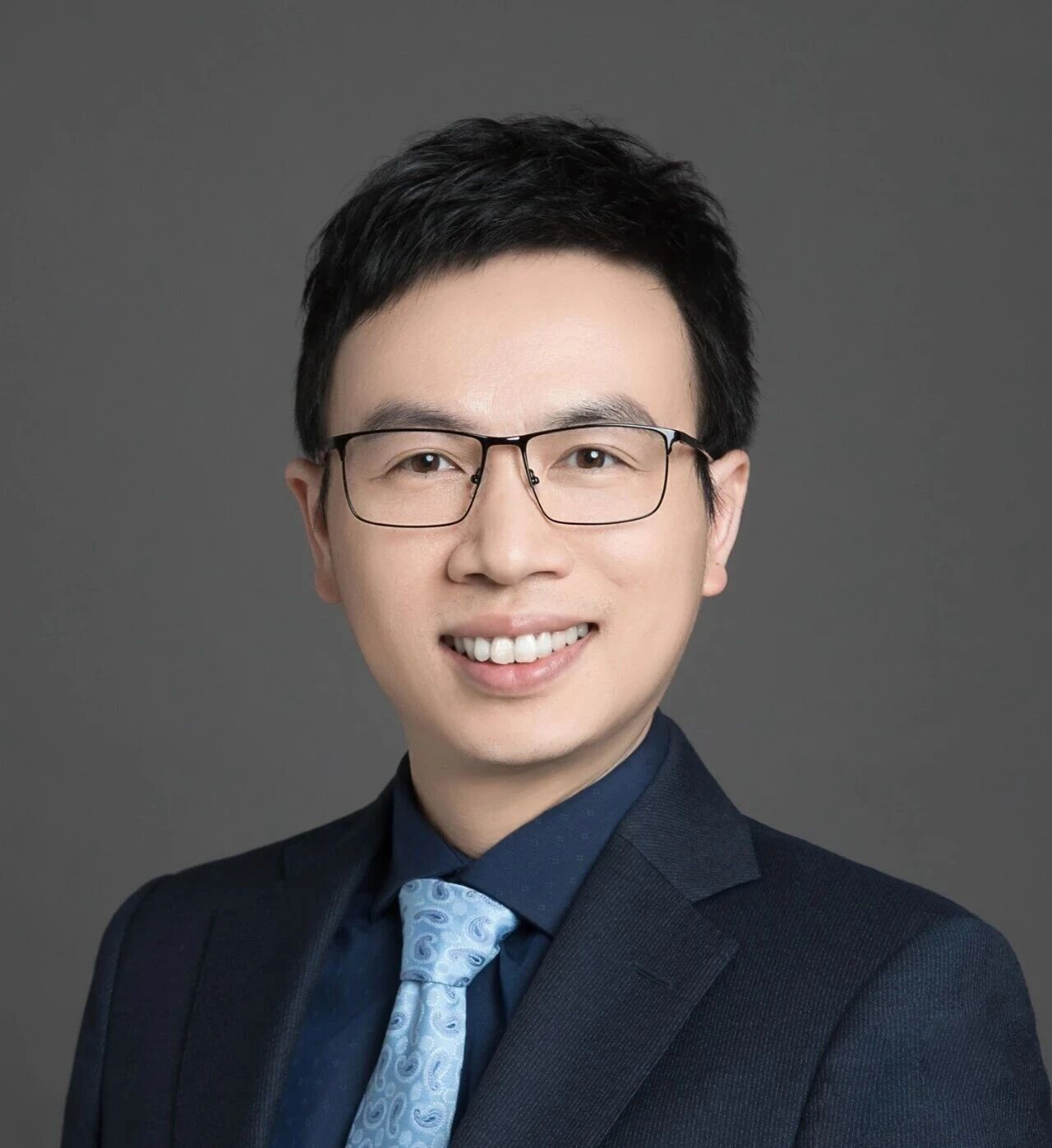 龚艺巍